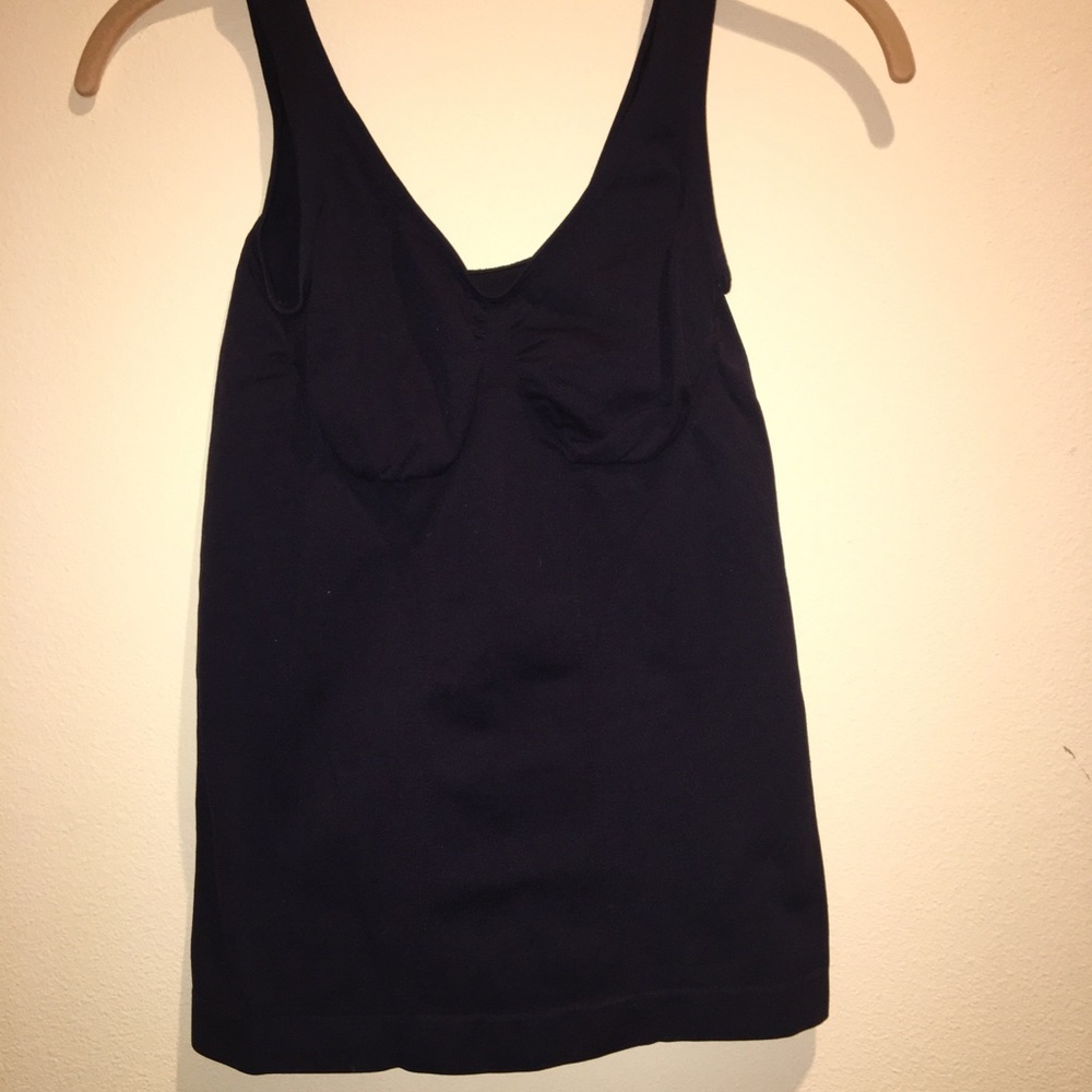 Black shareware top.